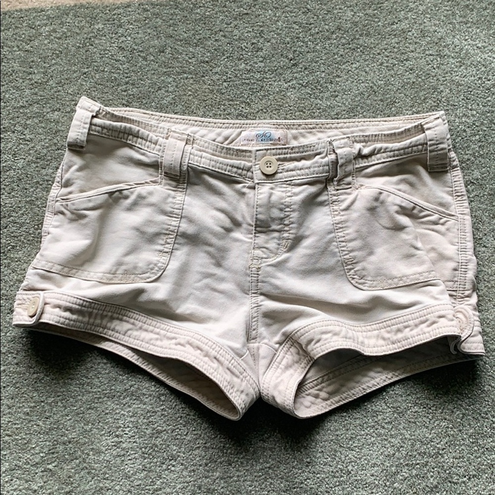 Khaki short shorts